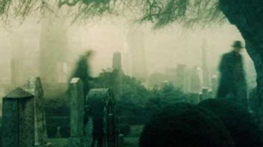 What makes graveyards scary?