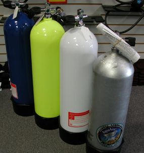 Scuba gas cylinders“border=