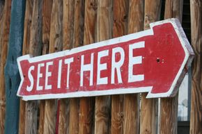 朋克泡菜——保存人类胎儿——是马戏团里的奇怪的景点之一。18新利最新登入”width=