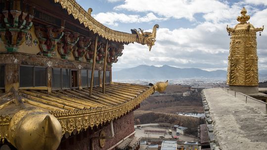 寻找香格里拉的失落地平线“border=