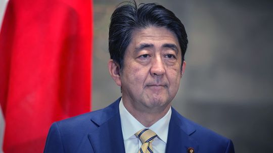 日本首相安倍晋三(Shinzo Abe)在日本的持久的遗产会持续几代人”border=