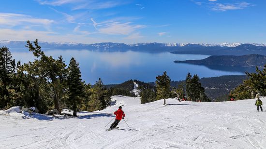 6 Lake Tahoe Ski Resorts for Every Budget