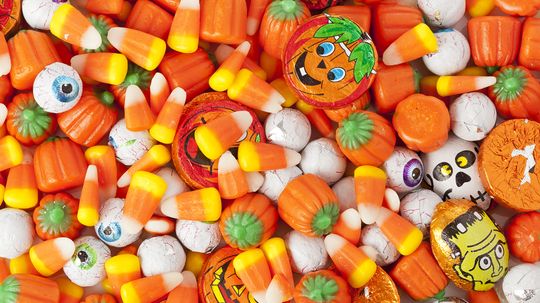 11 Cheapest Halloween Candy Choices (and How to Shop Smart)