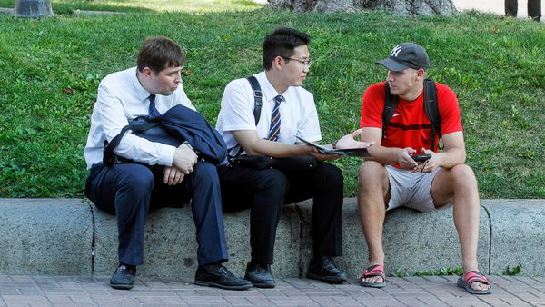 Do Jehovah Witnesses Celebrate Christmas?