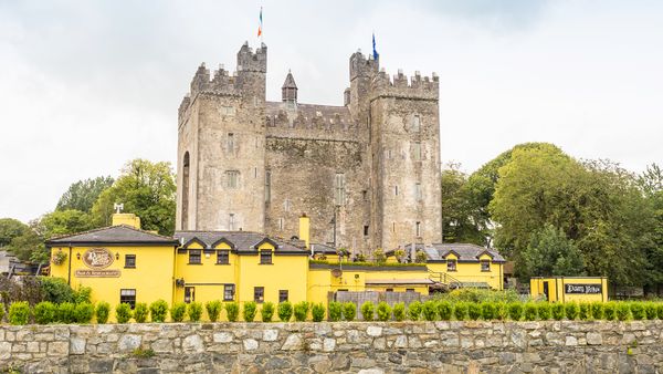 10 Castles in Ireland: From Romantic Ruins to Modern Venues