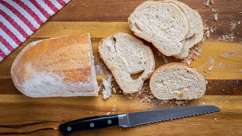 Serrated bread knife