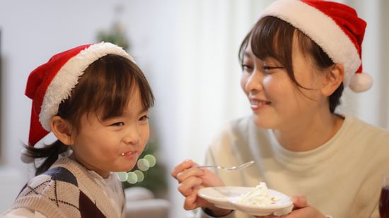How Does Japan Celebrate Christmas? KFC, Cake, and Romance
