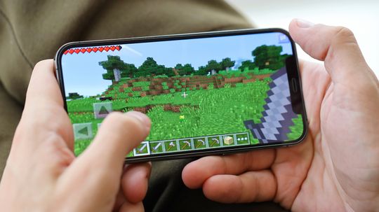 5 Best Minecraft Servers of All Time (and 2 Hosting Favorites)