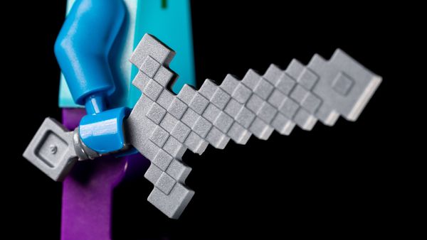 10 Best Sword Enchantments in Minecraft