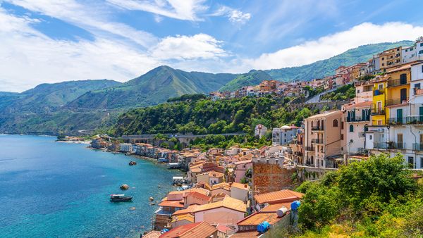 5 Places That Will Pay You To Move There (Including 1 in Italy)