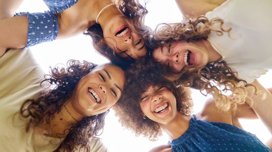 5 Types of Curly Hair That Add Texture and Bounce