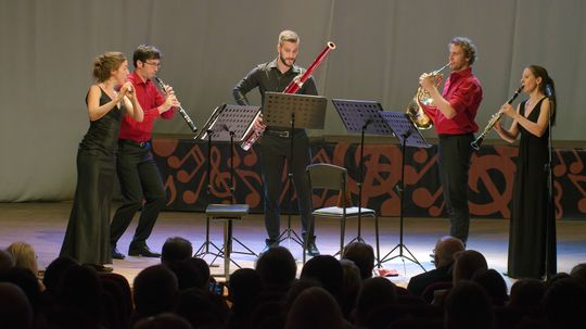 What Is a Group of 5 Called? An Overview of Musical Ensembles