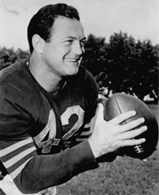 Sid Luckman＂class=