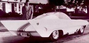 Exner Jr. and Sr. espoused wedge-shaped fins. The Simca Special took the 'wedge look' to the extreme.