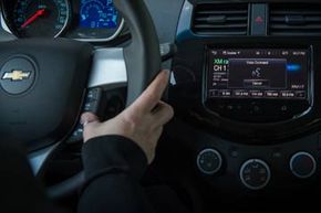 siri, chevrolet, apple