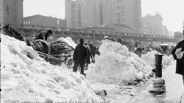 有史以来最大的10场暴风雪＂border=