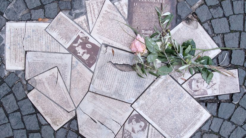 White Rose leaflets memorial