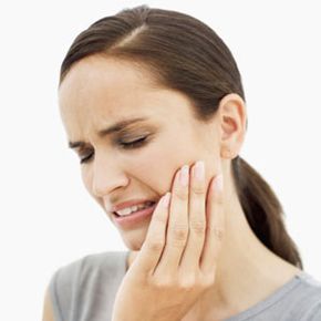 Sore gums can be caused by a host of problems, everything from gingivitis and gum disease to improperly fitting dentures and even oral cancer.