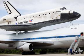 Space shuttle Discovery.