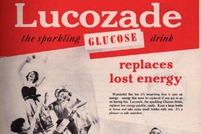 1953年Lucozade的广告，当时它最初是作为一种健康饮料而不是运动饮料出售的。新利国际网站品牌官网看一些体育图片。＂width=