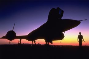 sr - 71“Blackbird"发达在51区是一个绝密的飞机。”border=