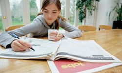 找工作可以是一个全职的工作,所以国税局给失业者休息求职相关的费用。”width=