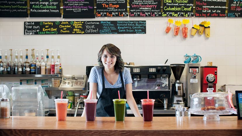 girl working at smoothie shop