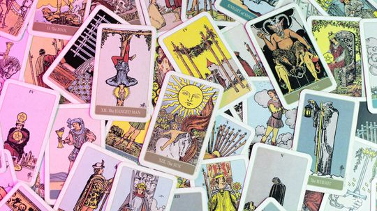 Hanged Man Tarot Card Meanings: Surrender and Transformation