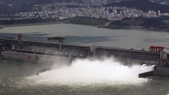 Why could China's Three Gorges Dam cause an environmental disaster?