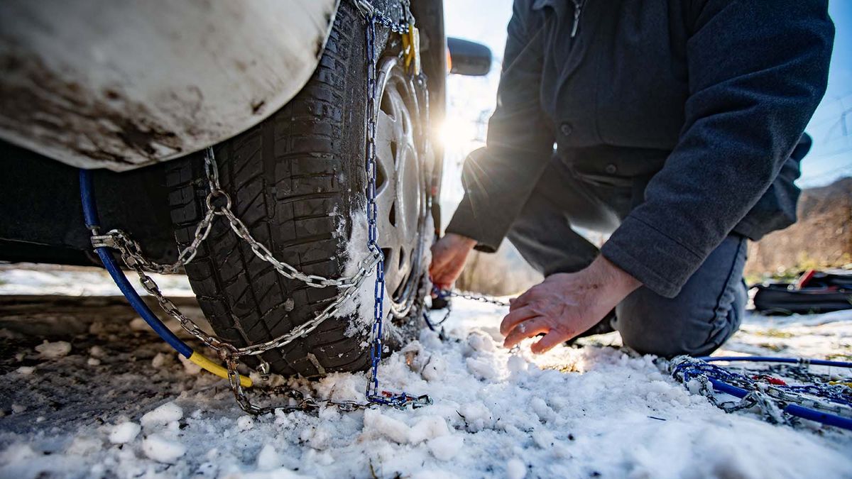 How to install snow chains on your vehicle's tires