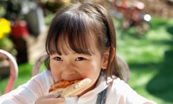 孩子们可能会挑食，但有一些菜是很难抗拒的。查看更多适合孩子的食谱图片。＂width=