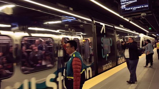 18新利最新登入最好的城市和居民公共交通福利如何”class=