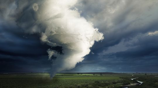 龙卷风能渡河吗?＂width=