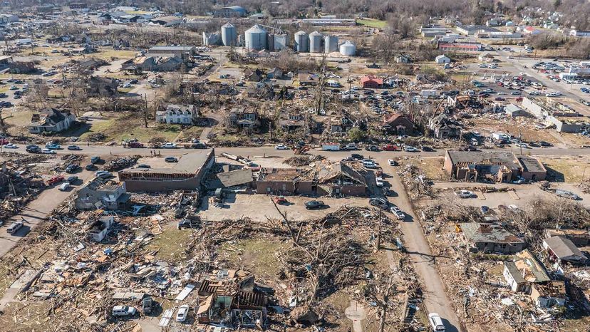 Une tornade dévastatrice EF-4 a dévasté Mayfield, Kentucky, en décembre 2021, brisant tous les "règles" nous connaissons les tempêtes.  Flickr/Ferme d'État