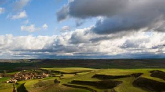 终极指南托罗葡萄酒产区”width=