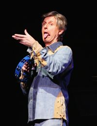 喜剧演员鲍勃·唐恩（Bob Downe）。“border=