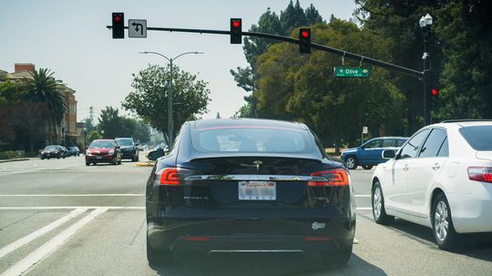 How Traffic Lights Detect Cars Are Waiting for the Light to Change