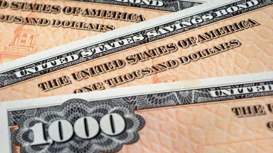 人们争相购买收益率为9.62%的美国国债＂class=