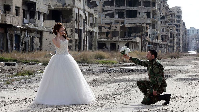 叙利亚的新婚夫妇,霍姆斯”width=