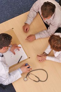 A health insurance company, hospital or independent organization can conduct a retrospective review.