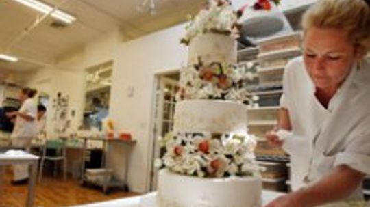 How to Make a Wedding Cake