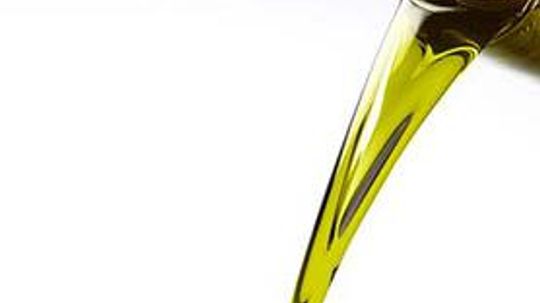 Use Vegetable Oil to Condition Your Hair