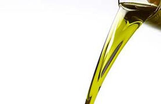 Use Vegetable Oil to Condition Your Hair