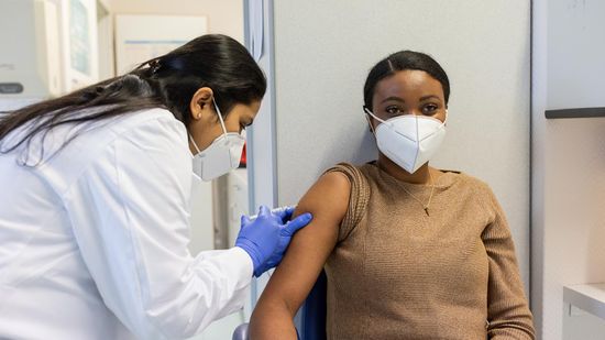 COVID-19疫苗的副作用告诉你什么?＂class=