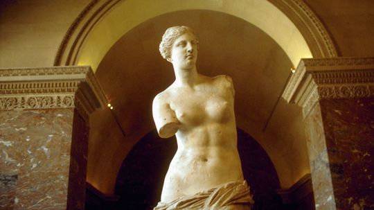 维纳斯·德·米洛（Venus de Milo）：世界上最著名的无臂雕像“border=