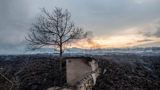 为什么刚果的Nyiragongo山火山如此危险“border=