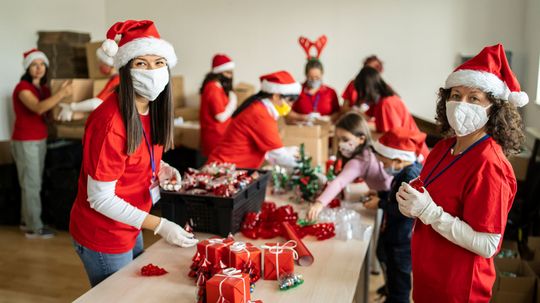How Volunteering at Christmas Works
