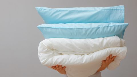How to Wash Pillows - Vimarsana News