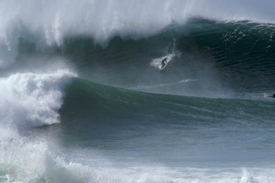 Nazaré's 80-foot Waves Intimidate Even Pro Big-Wave Surfers | HowStuffWorks