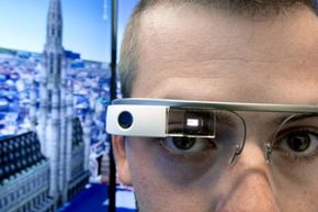 Google Glass è ben pubblicizzato e la sua posizione sotto i riflettori ha suscitato lodi e derisione.